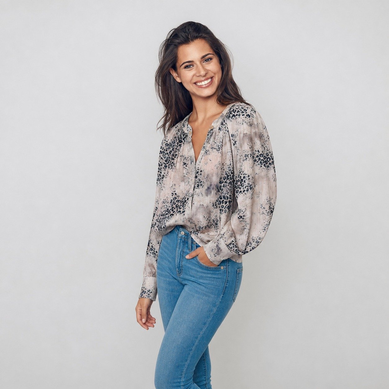 Blusa Satinada Estampada Gris para Mujer – Sateen 1592-2527 - Image 3