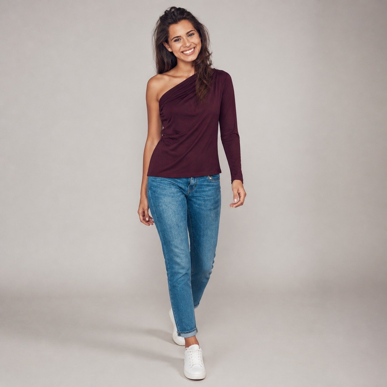 Blusa Vino de Un Hombro Corrugado – CTN 2792 - Image 5